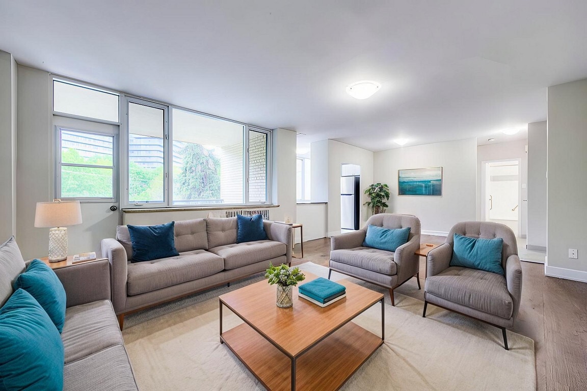 Primary Photo - Fontainebleu