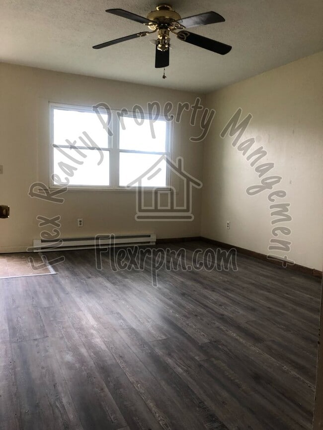 Building Photo - AI2106