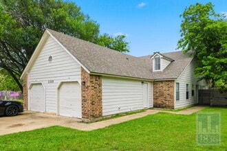 Building Photo - 13305 Waverly Ct