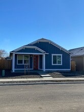 Building Photo - 2510 N Benjamin Ln