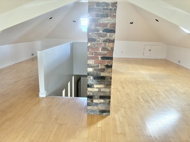 Building Photo - 517 E 500 S
