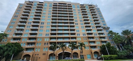 Building Photo - 2665 SW 37th Ave