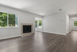 Building Photo - 277 Alexandra Dr