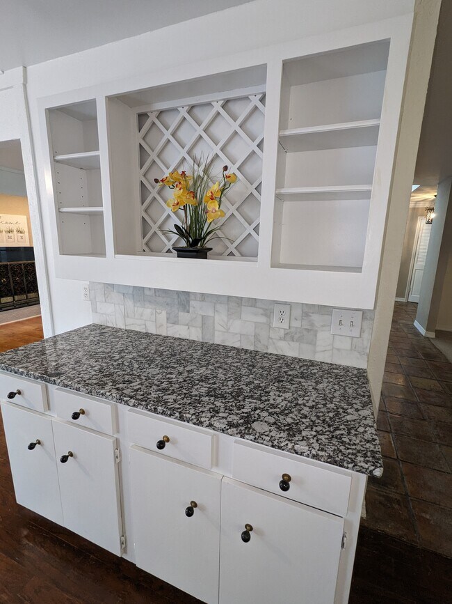 Foto del edificio - 10501 S Quebec Ave