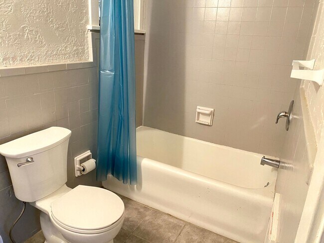 Building Photo - Bailey