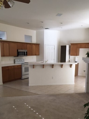 Building Photo - Double Diamond Single Story for rent