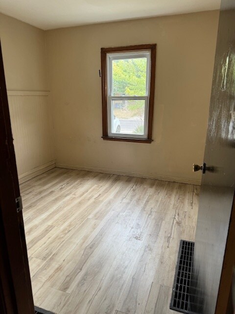 Foto del edificio - 2385 Joyce Ave