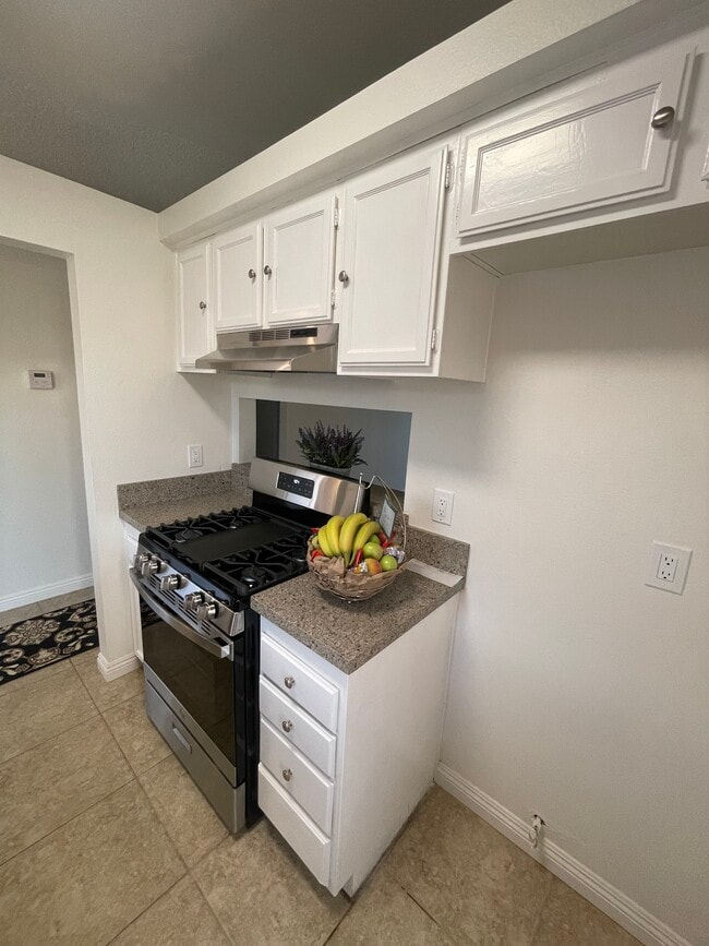 Stainless steel appliances - 1931 Union St