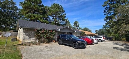 Building Photo - 113 Texas Ave