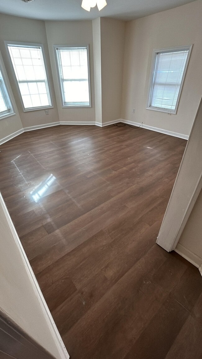 Building Photo - 1039 Maryland Ave