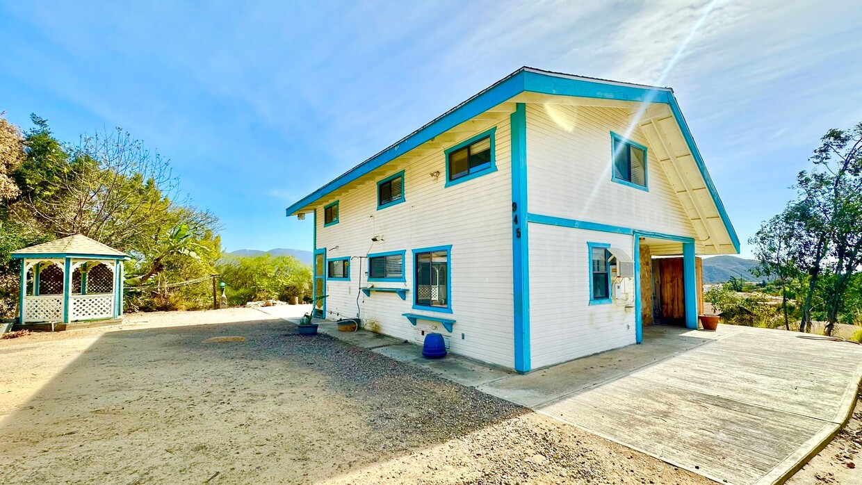 Primary Photo - Rustic Two Story Home on a Large Country P...