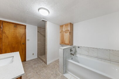 Primary Photo - Spacious home with outbuilding