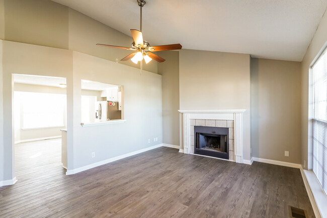 Foto del edificio - 4041 New Grange Cir