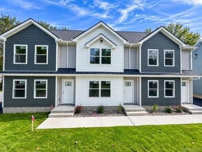 Building Photo - 62 Manor Pl