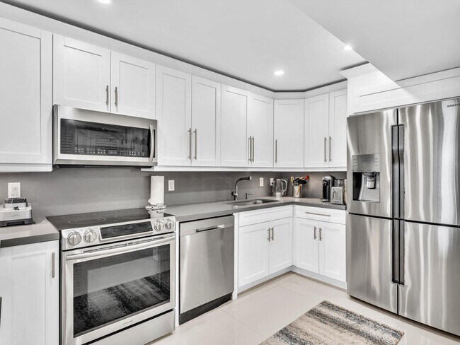 Foto del edificio - 3440 S Ocean Blvd