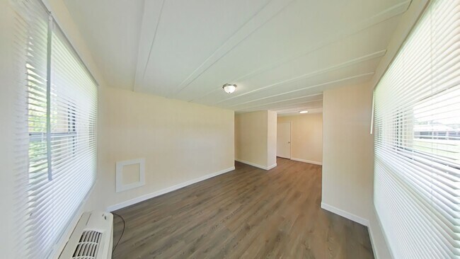 Foto del edificio - Beautiful 2/1 Duplex - Convenient Location