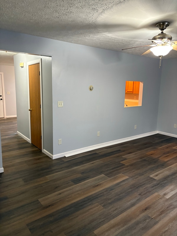 Building Photo - 1112 1/2 Hocking Rd