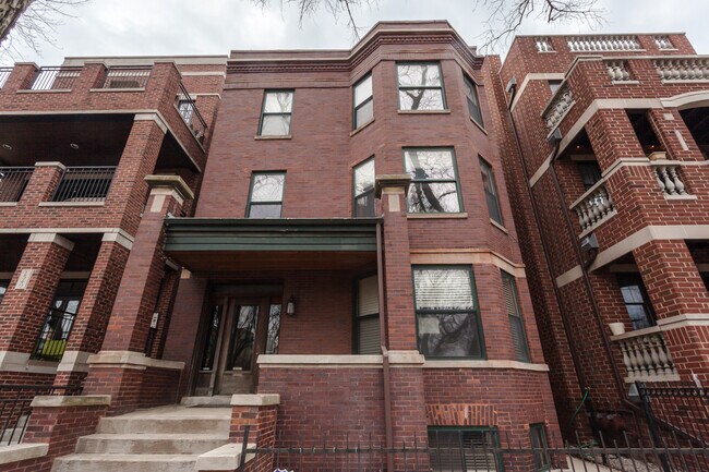 Building Photo - 1538 W Wrightwood Ave