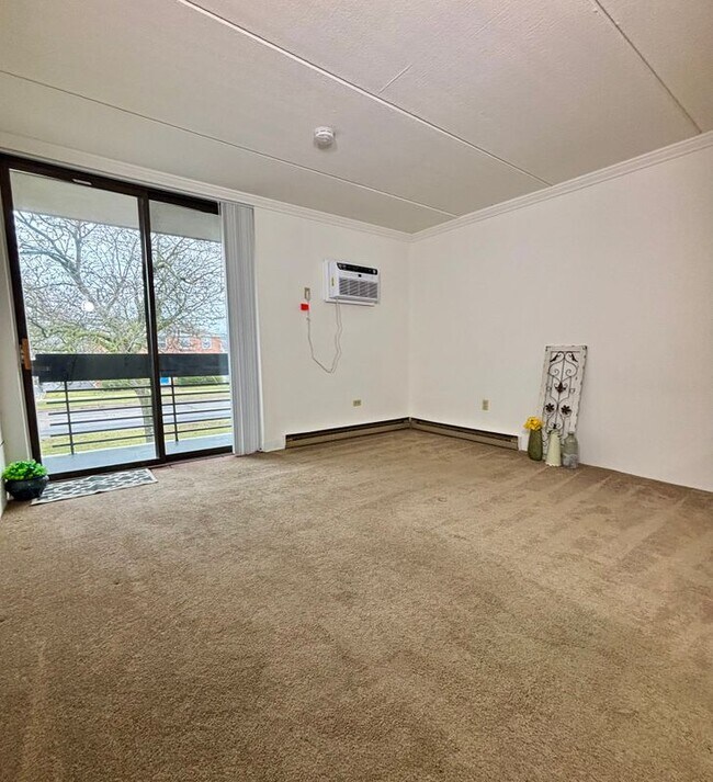 Foto del edificio - 2668 Elmwood Ave