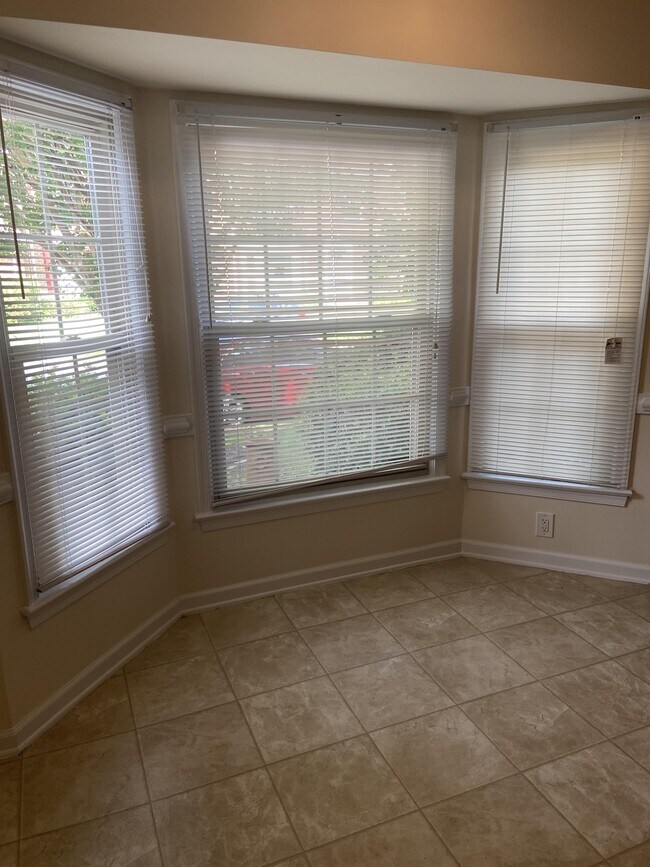 Foto del edificio - 1020 Colonial Meadows Way
