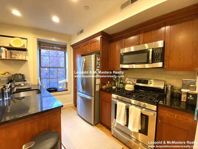 Foto del edificio - 469 Hanover St