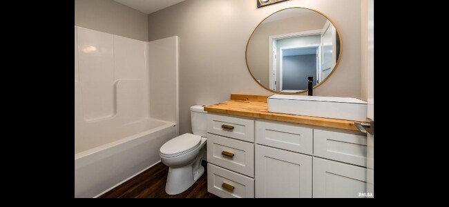 Foto del edificio - 1301 S Holland St