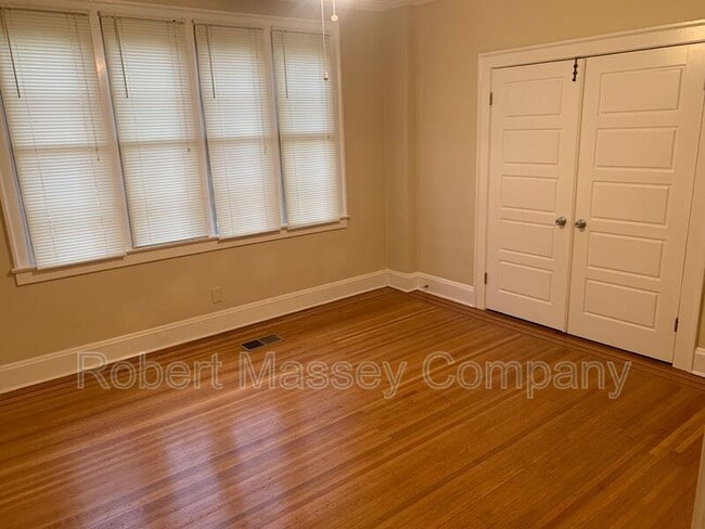 Building Photo - 2424 Glenmary Ave