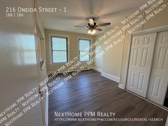 Building Photo - 216 Oneida St