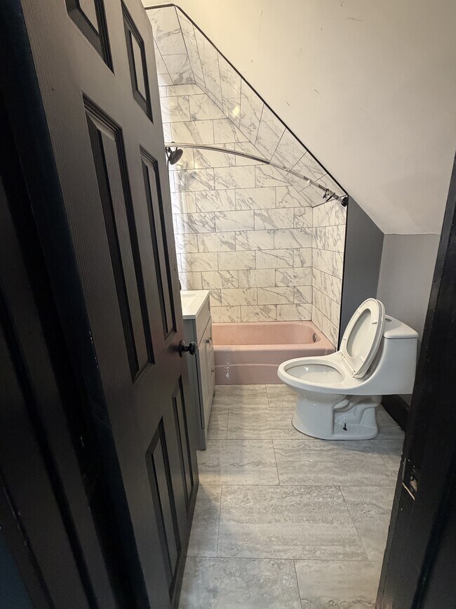 Foto del edificio - 108 E 12th Ave