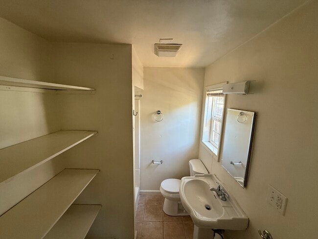 Building Photo - 1372 Vallombrosa Ave