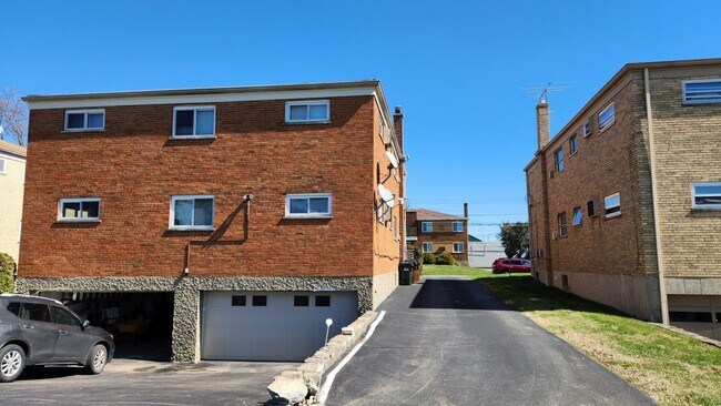 Foto del edificio - 8543 Cottonwood Dr