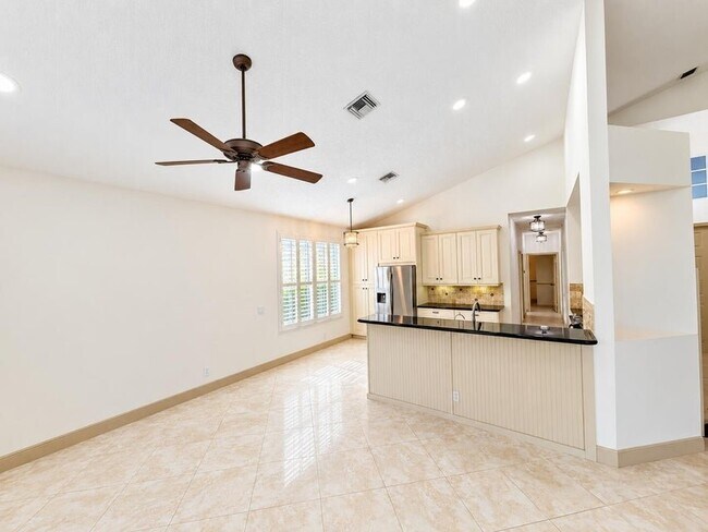 Foto del edificio - 6841 NW 81st Ct