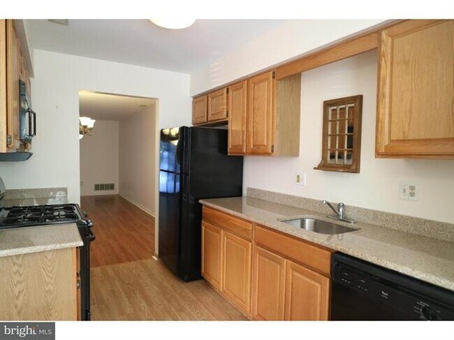 Building Photo - 74 Fair Oaks Ct