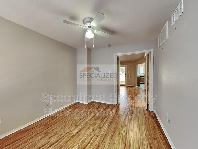 Foto del edificio - 5550 Spring Valley Rd