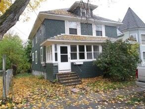Building Photo - 385 Pawling St