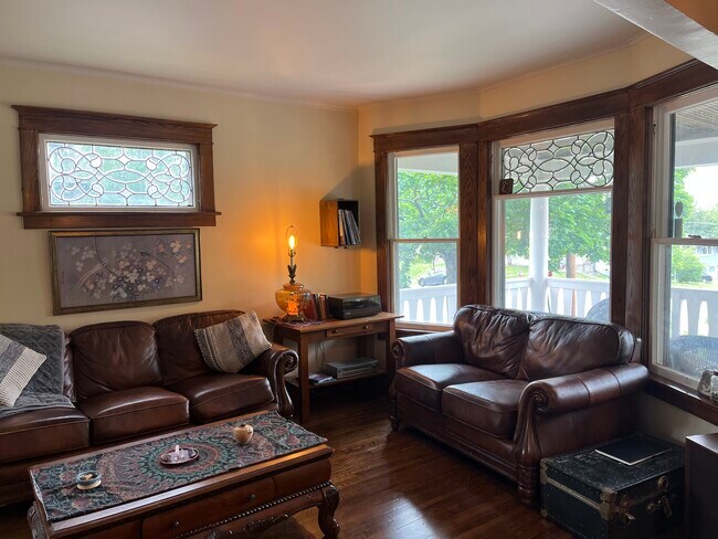Living Room - 1054 Desoto St