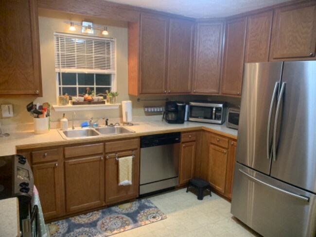Foto del edificio - 2929 Lake Hollow Rd