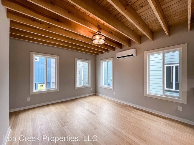 Foto del edificio - 2 br, 1.5 bath House - 57 W. Cascade Street