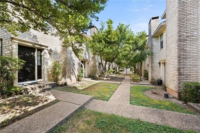 Building Photo - 8400 Jamestown Dr