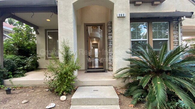 Building Photo - 365 E Legacy Dr