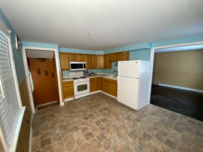 Building Photo - 36 Delray Ave