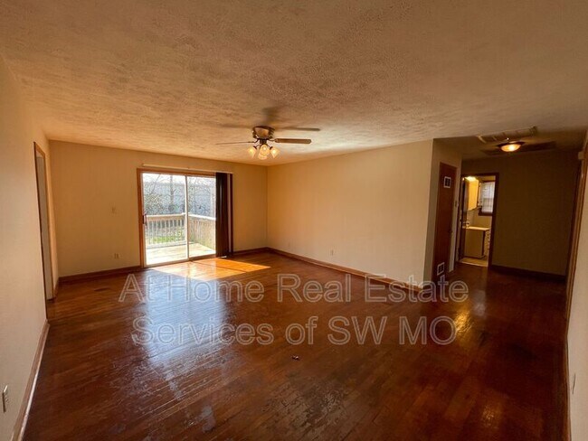 Foto del edificio - 230 W Whiteside St