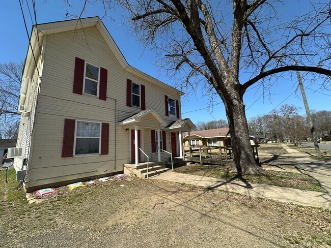 Building Photo - 708 S Denver Ave