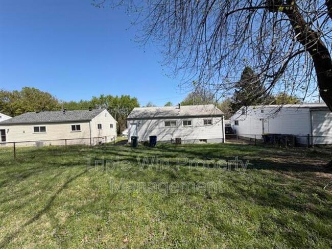 Foto del edificio - 24 Barto Dr