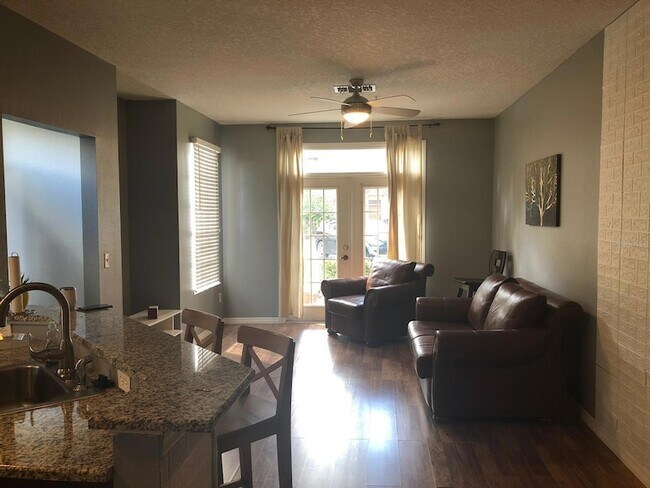 Foto del edificio - 6380 Raleigh St