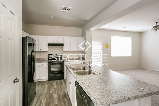 Building Photo - Charming 4 bedroom home in Avondale!