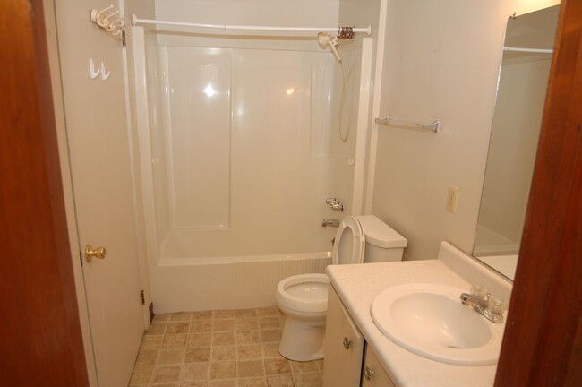 Building Photo - Single Family Home