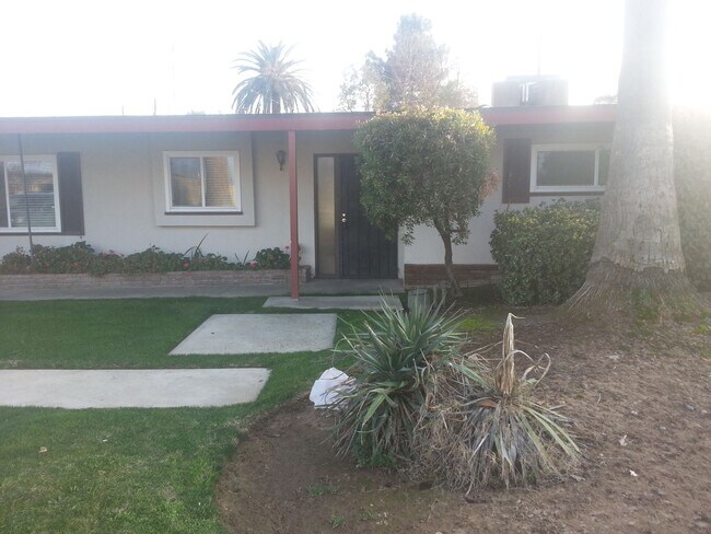 Building Photo - 3 br, 2 bath House - 1141 W Barstow Ave