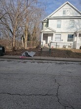 Building Photo - 606-608 W 9th St