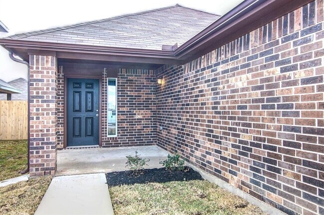 Building Photo - 5703 Plantation Forest Dr